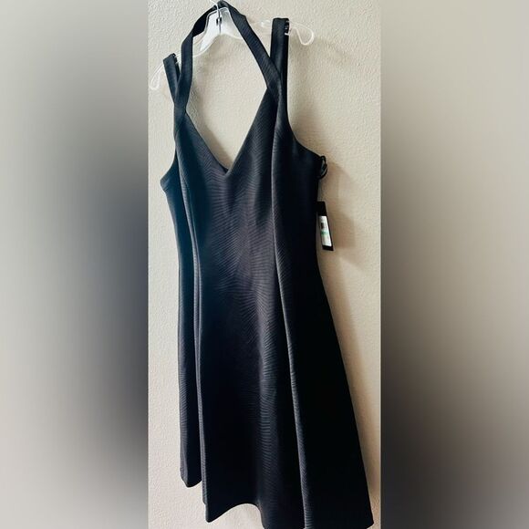 GUESS Embossed Scuba Sleeveless Cocktail Dress Women’s Size 8~NWT - Picture 5 of 8